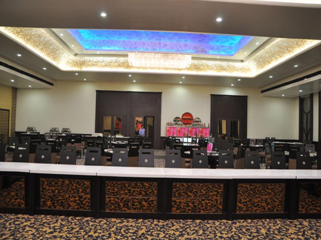 Hotel Sepal Батинда Екстериор снимка
