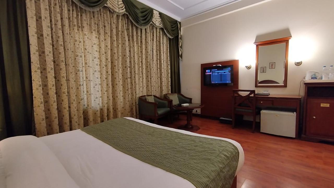 Hotel Sepal Батинда Екстериор снимка