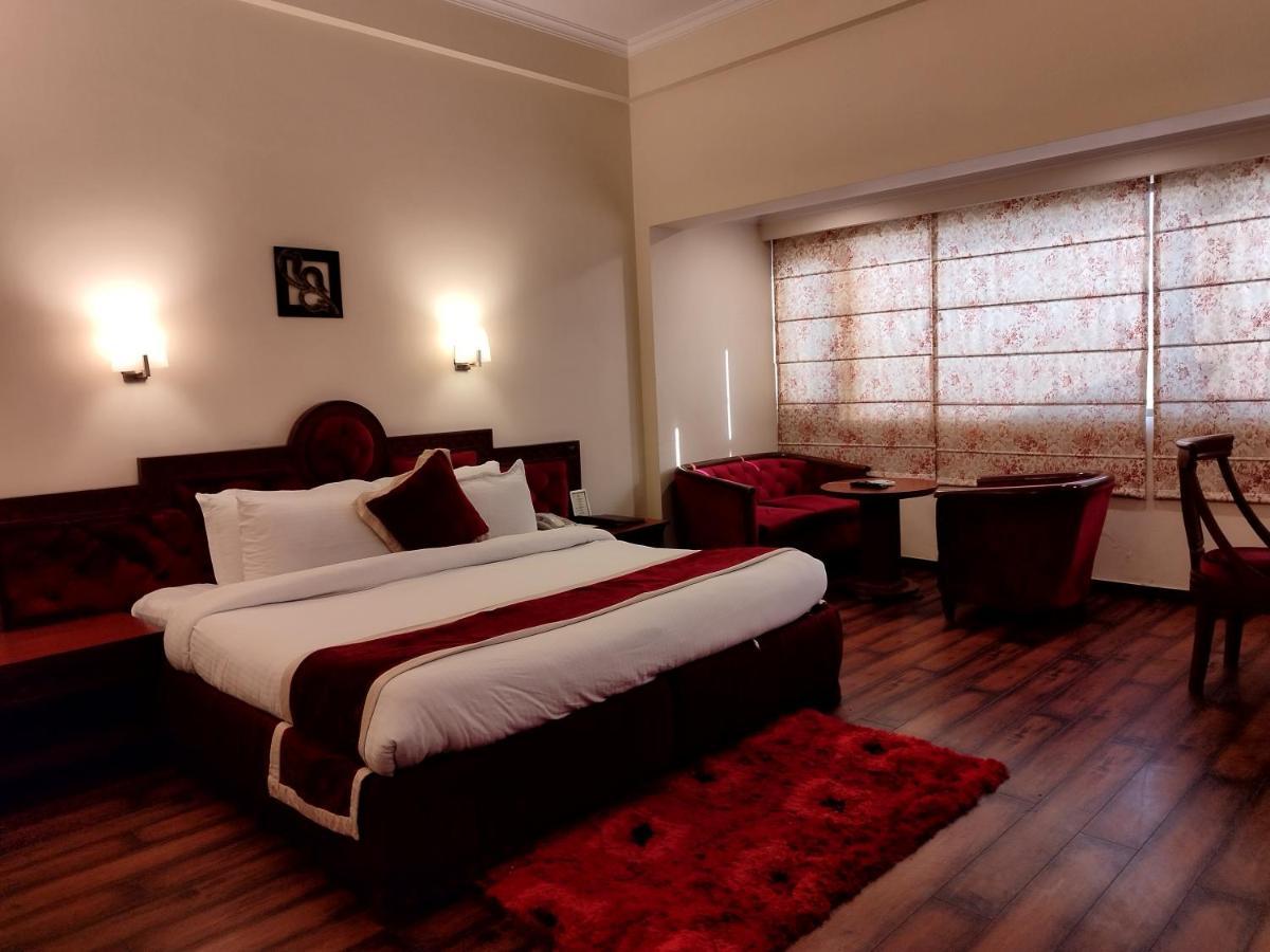 Hotel Sepal Батинда Екстериор снимка