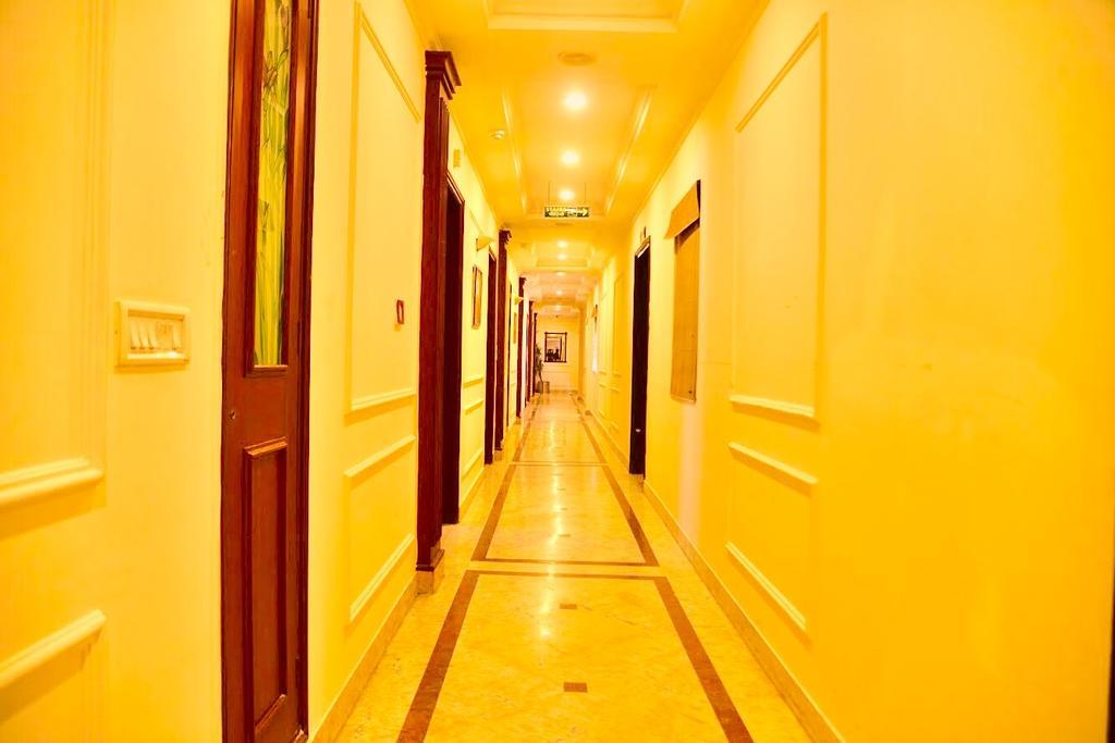 Hotel Sepal Батинда Екстериор снимка