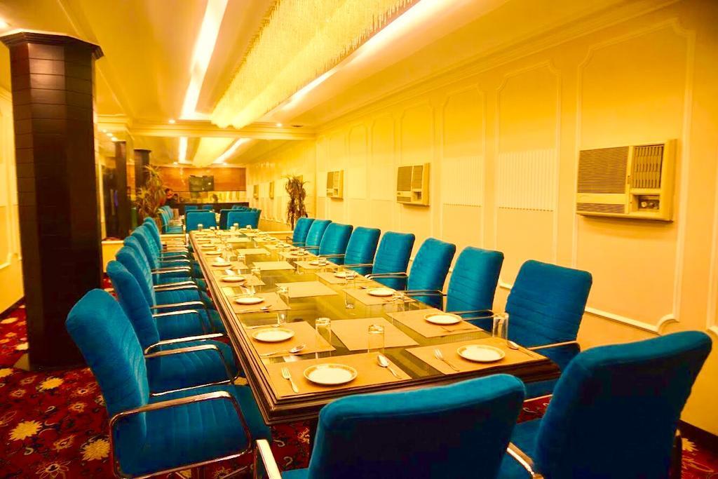 Hotel Sepal Батинда Екстериор снимка