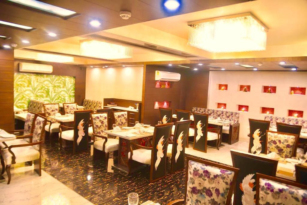 Hotel Sepal Батинда Екстериор снимка