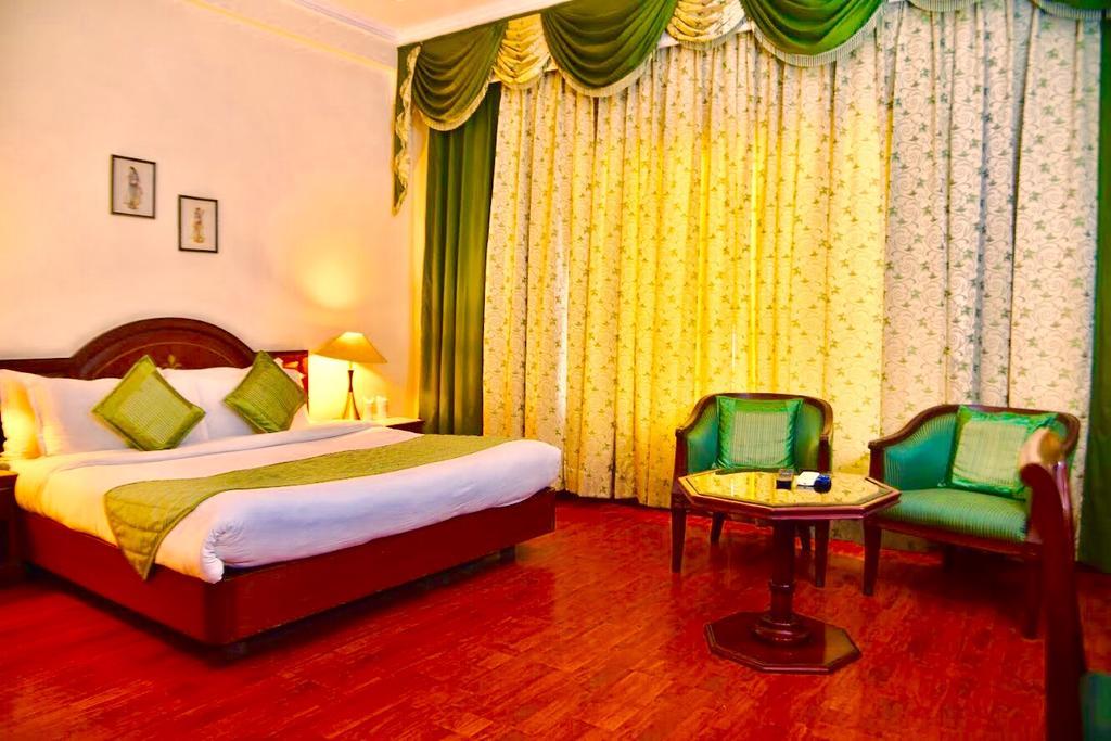 Hotel Sepal Батинда Екстериор снимка