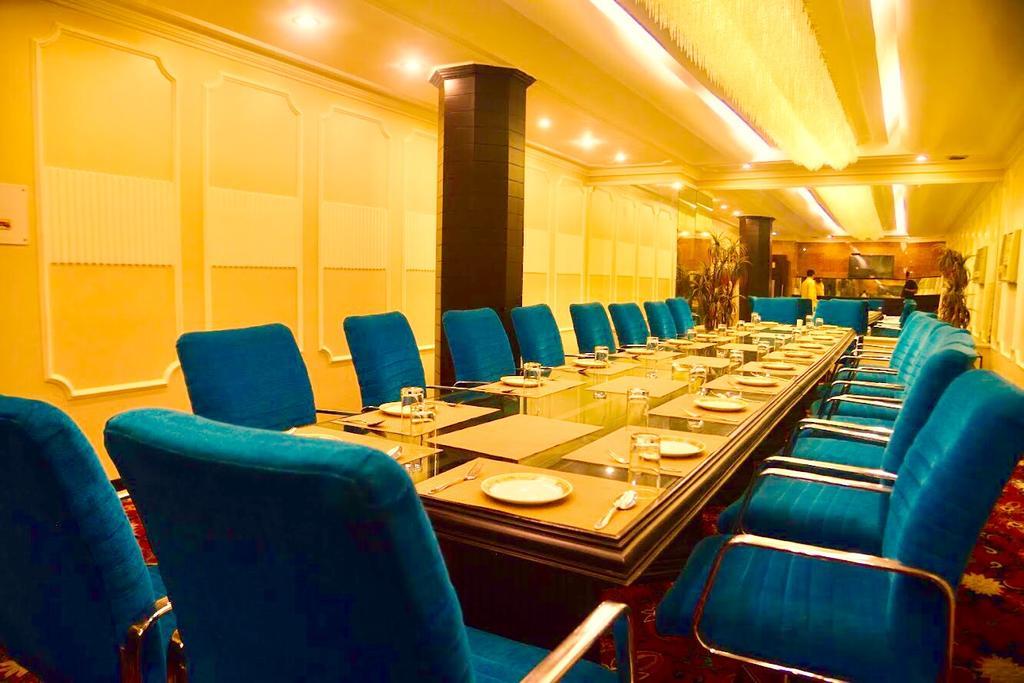 Hotel Sepal Батинда Екстериор снимка
