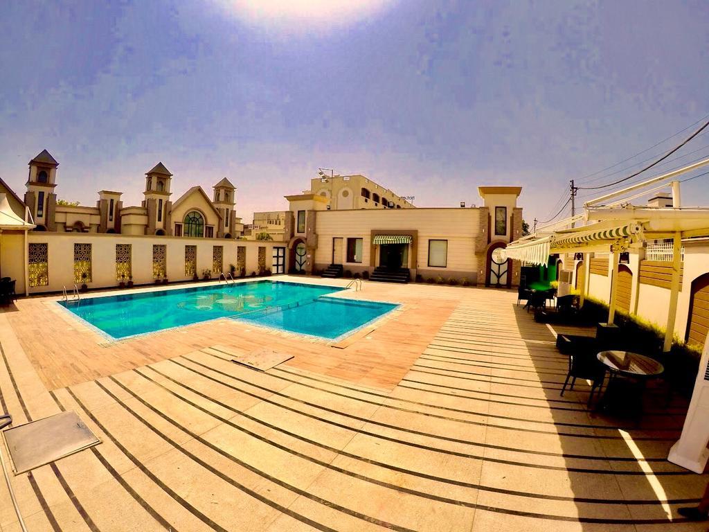 Hotel Sepal Батинда Екстериор снимка