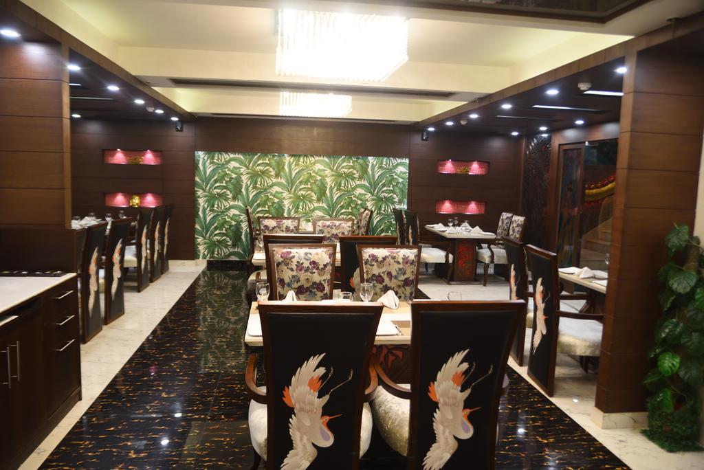 Hotel Sepal Батинда Екстериор снимка