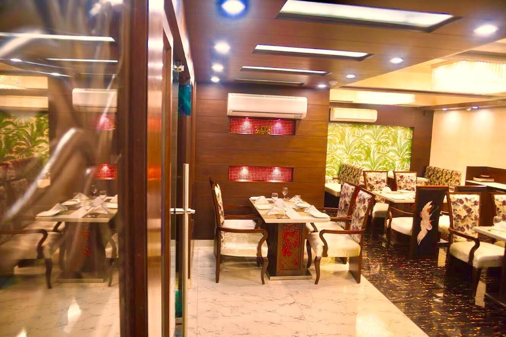 Hotel Sepal Батинда Екстериор снимка